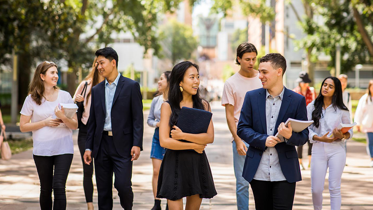 Students on University Mall