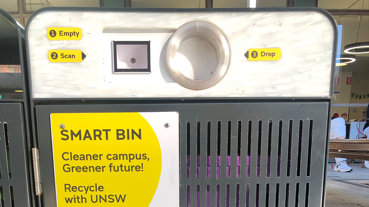 Smart bin