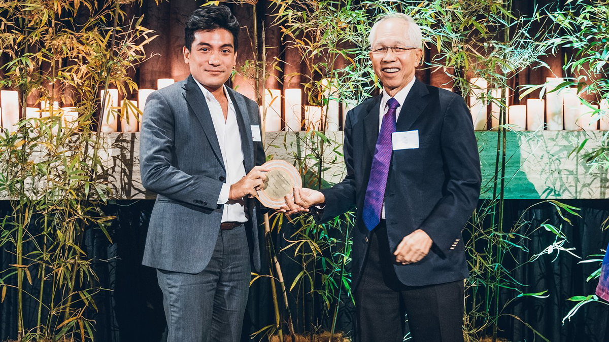 Pasha Rayan, co-founder of Forage, with Dr Wong Fong Fui