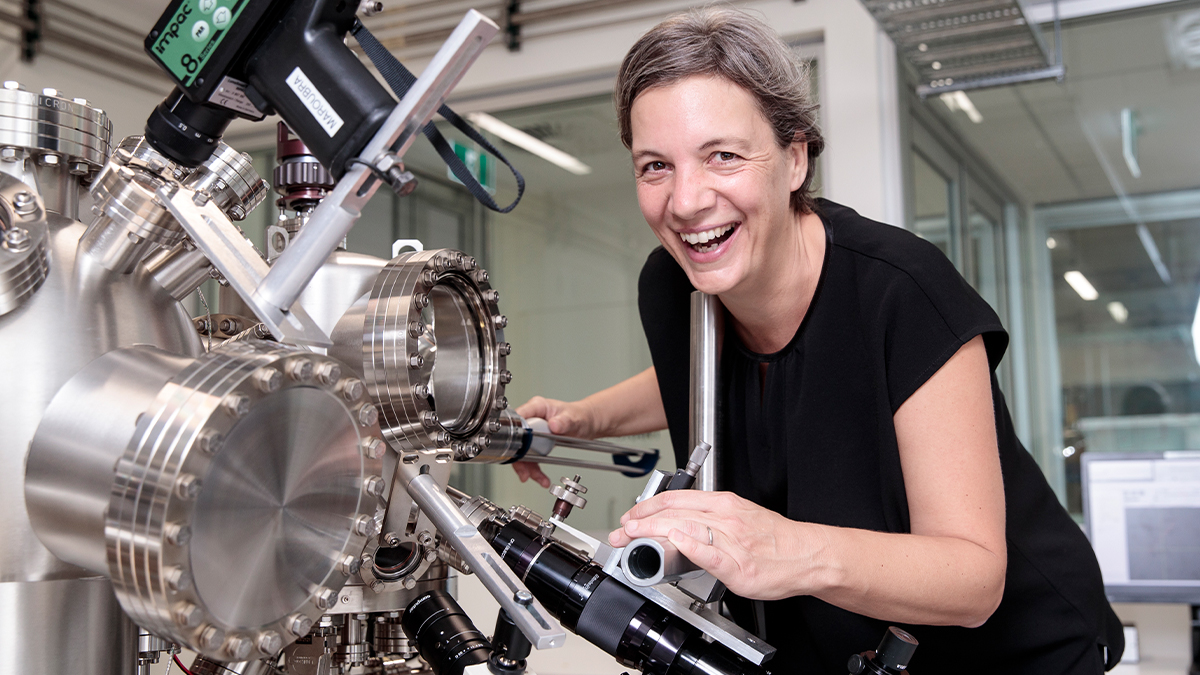 The Royal Society awards Michelle Simmons the prestigious Bakerian Medal