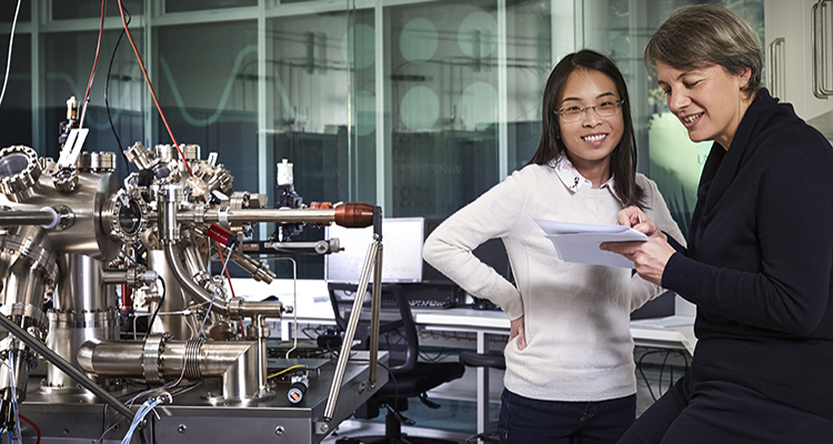 PhD Jane Qiao and Professor Michelle Simmons