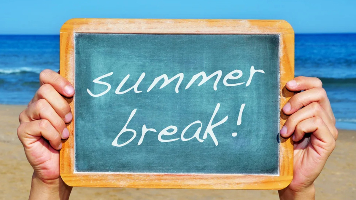 Summer break sign