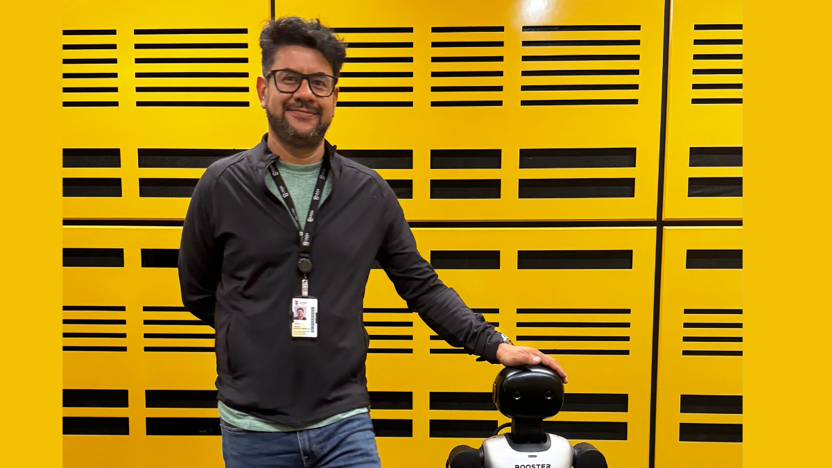 Edu and a social robot on a yellow background.