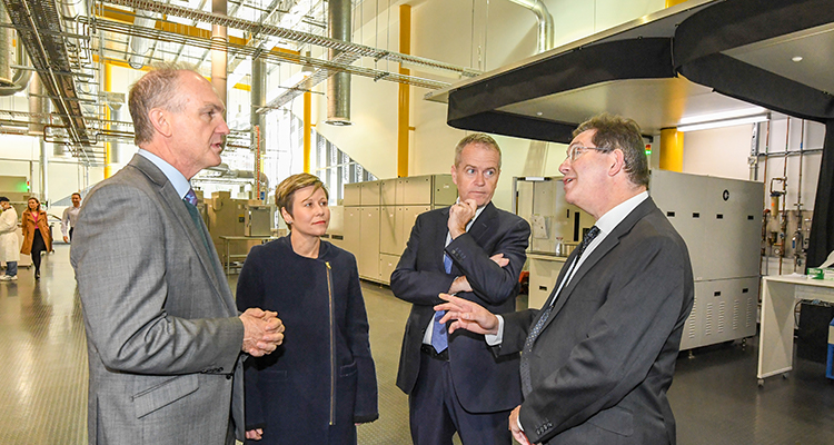 Opposition Leader Bill Shorten with Professor Ian Jacobs, Jenny McAllister and Associate Professor Alistair Sproul