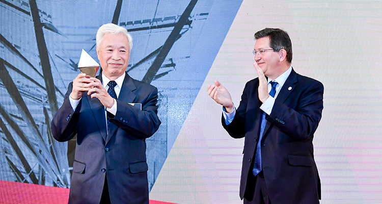 Professor Ian Jacobs and Professor Yang Qixun at the 70/70 Gala Dinner