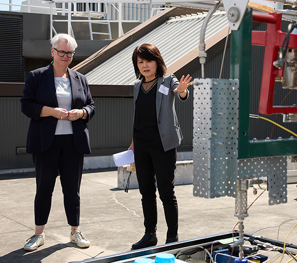 The Hon. Penny Sharpe MLC and Scientia Professor Rose Amal touring the PowerFuel and Hydrogen Lab. 