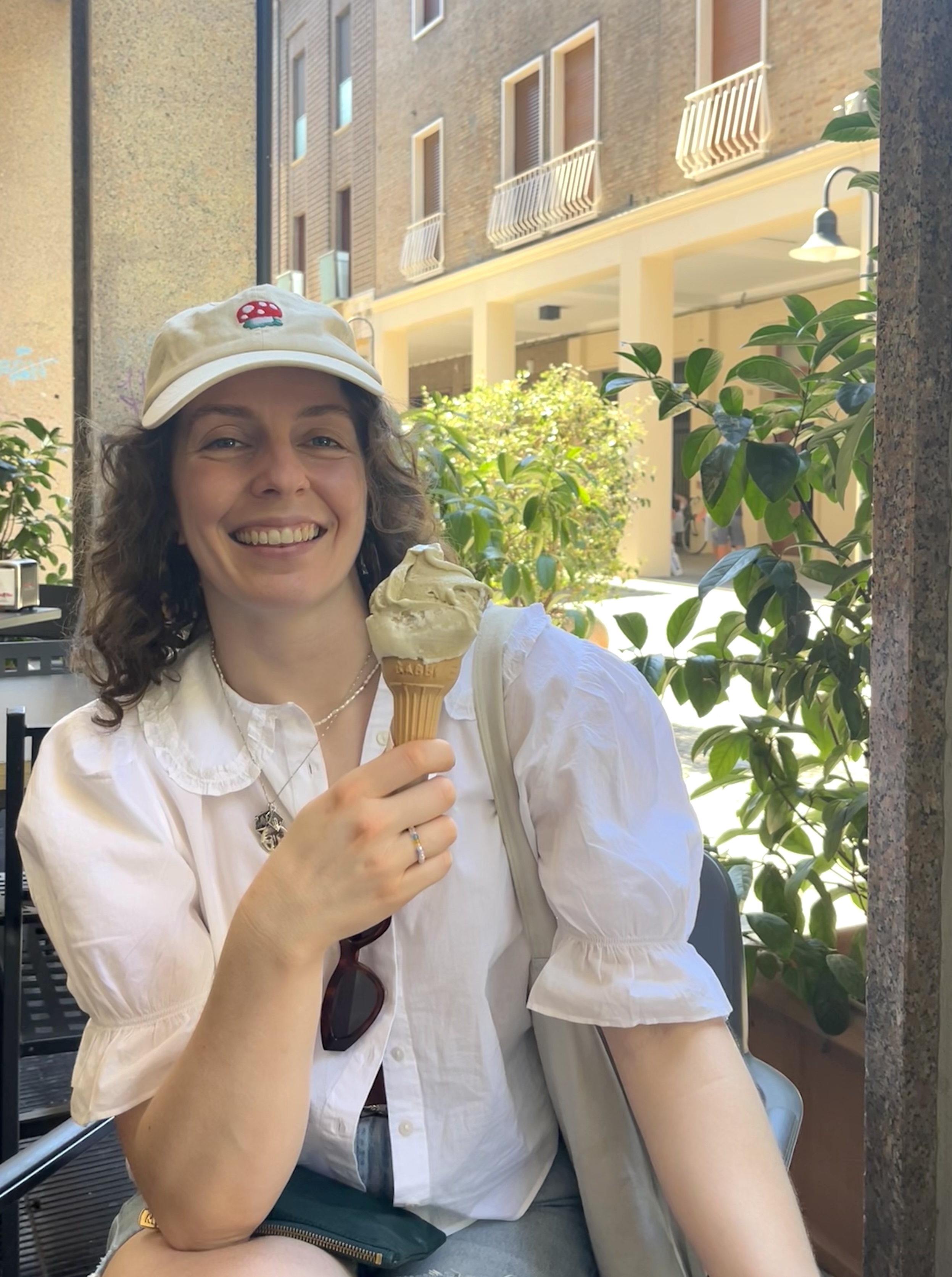 Rebecca Martin eating gelato in Italy.