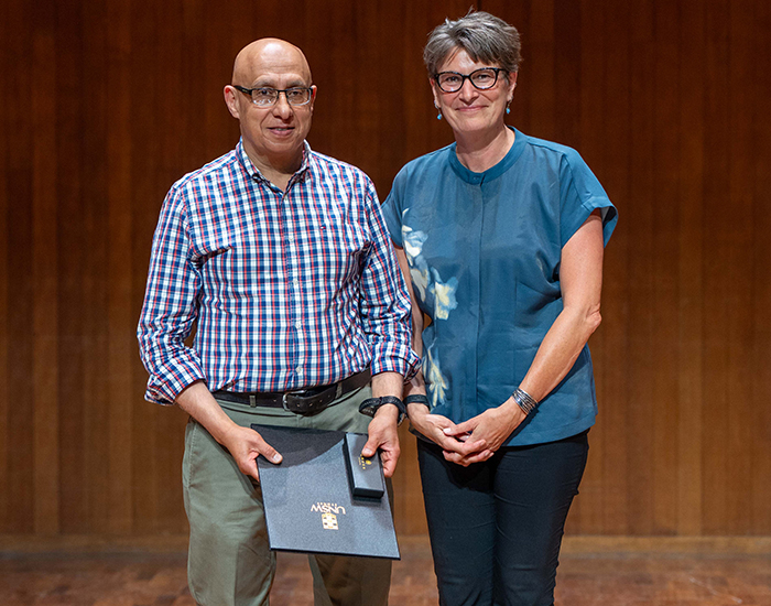 Imam Mahmoud Jaame and Professor Sarah Maddison, Deputy Vice-Chancellor (Education & Student Experience).