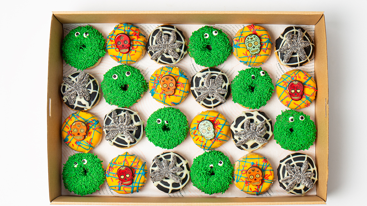 Eight Halloween-themed cupcakes