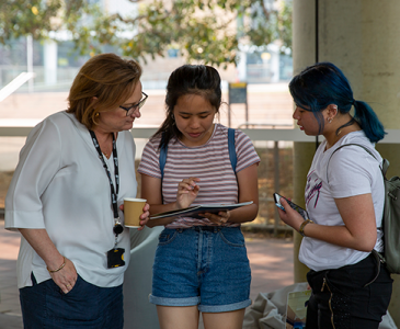 Gateway students with a UNSW staff member