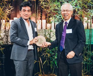 Pasha Rayan, co-founder of Forage, with Dr Wong Fong Fui