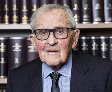 Vale, Emeritus Professor Hal Wootten