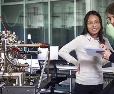 PhD Jane Qiao and Professor Michelle Simmons