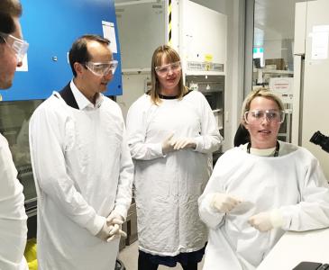 Local MP visits UNSW Sydney’s Gynaecological Cancer Research Group