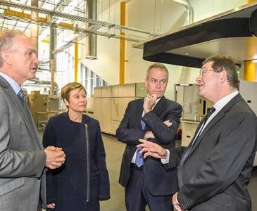 Opposition Leader Bill Shorten with Professor Ian Jacobs, Jenny McAllister and Associate Professor Alistair Sproul